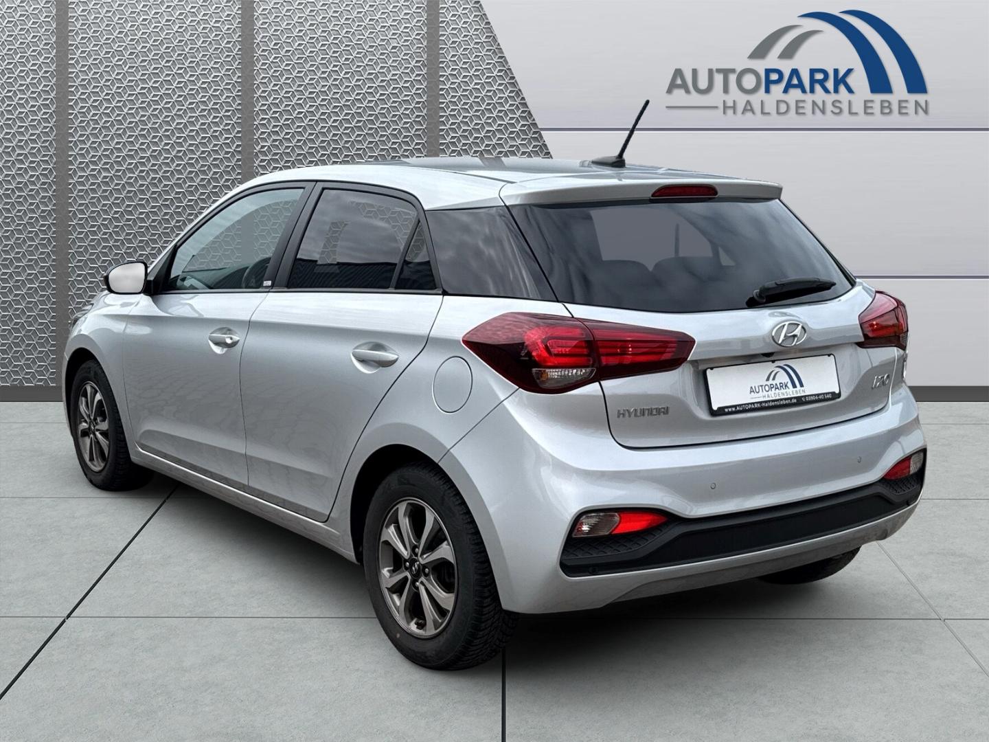Hyundai i20 YES! Allwettaräder CarPlay PDC CAM SHZ LHZ