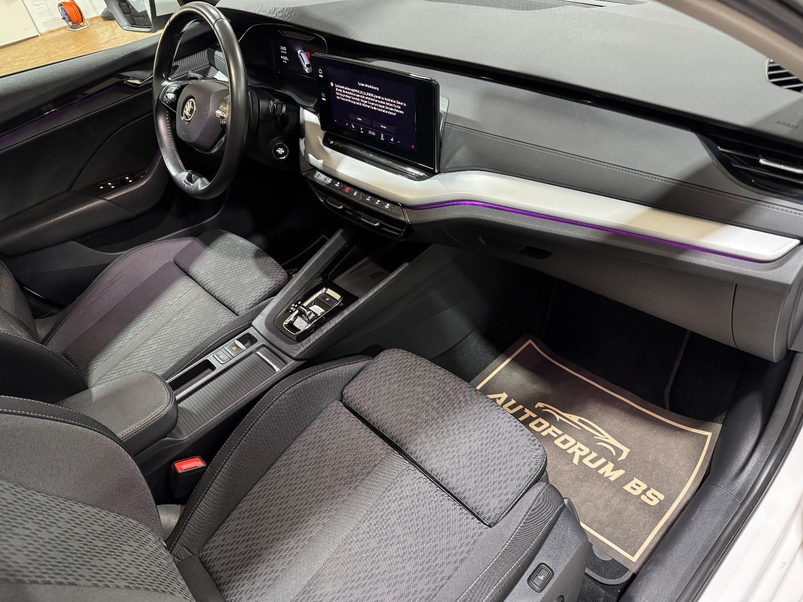 Skoda OctaviaCombiClever 2.0TDI DSG/STHEIZ/AHK/MATRIX