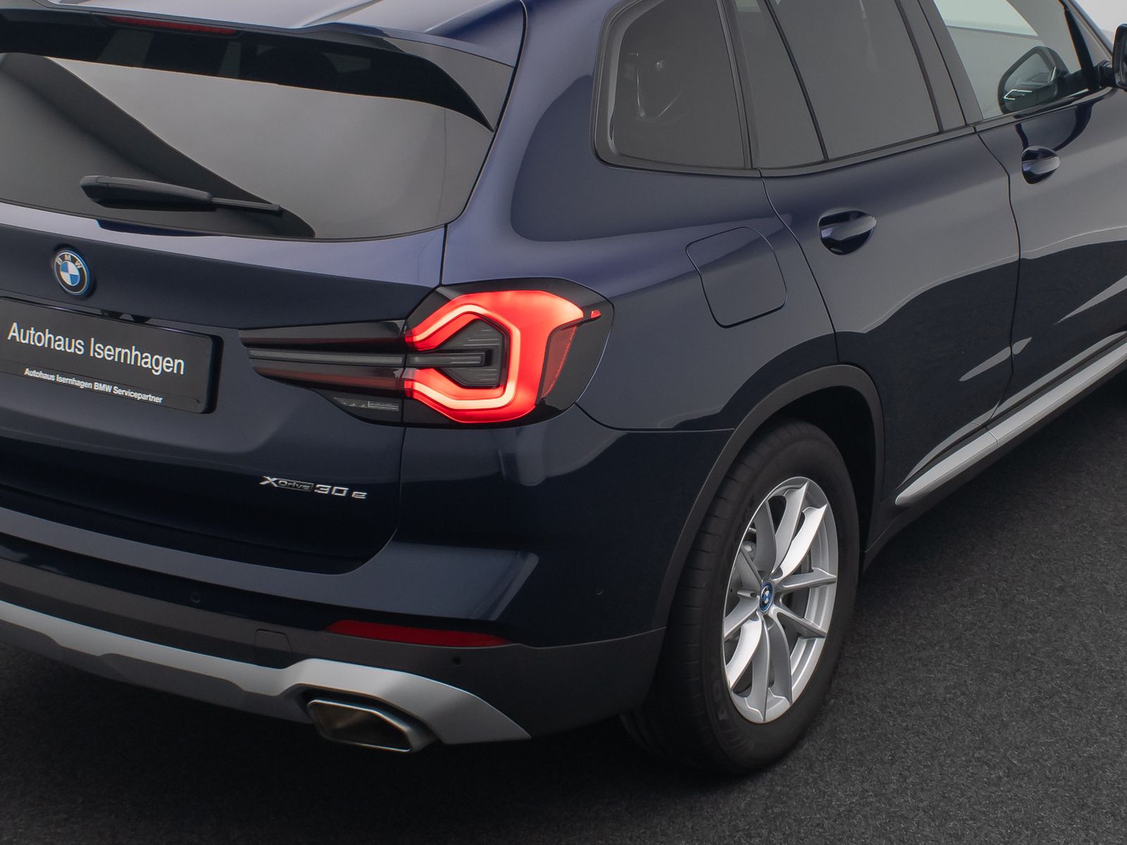 Fahrzeugabbildung BMW X3 xD30e Panorama HUD DAB Sport AHK 360&deg; Komfort