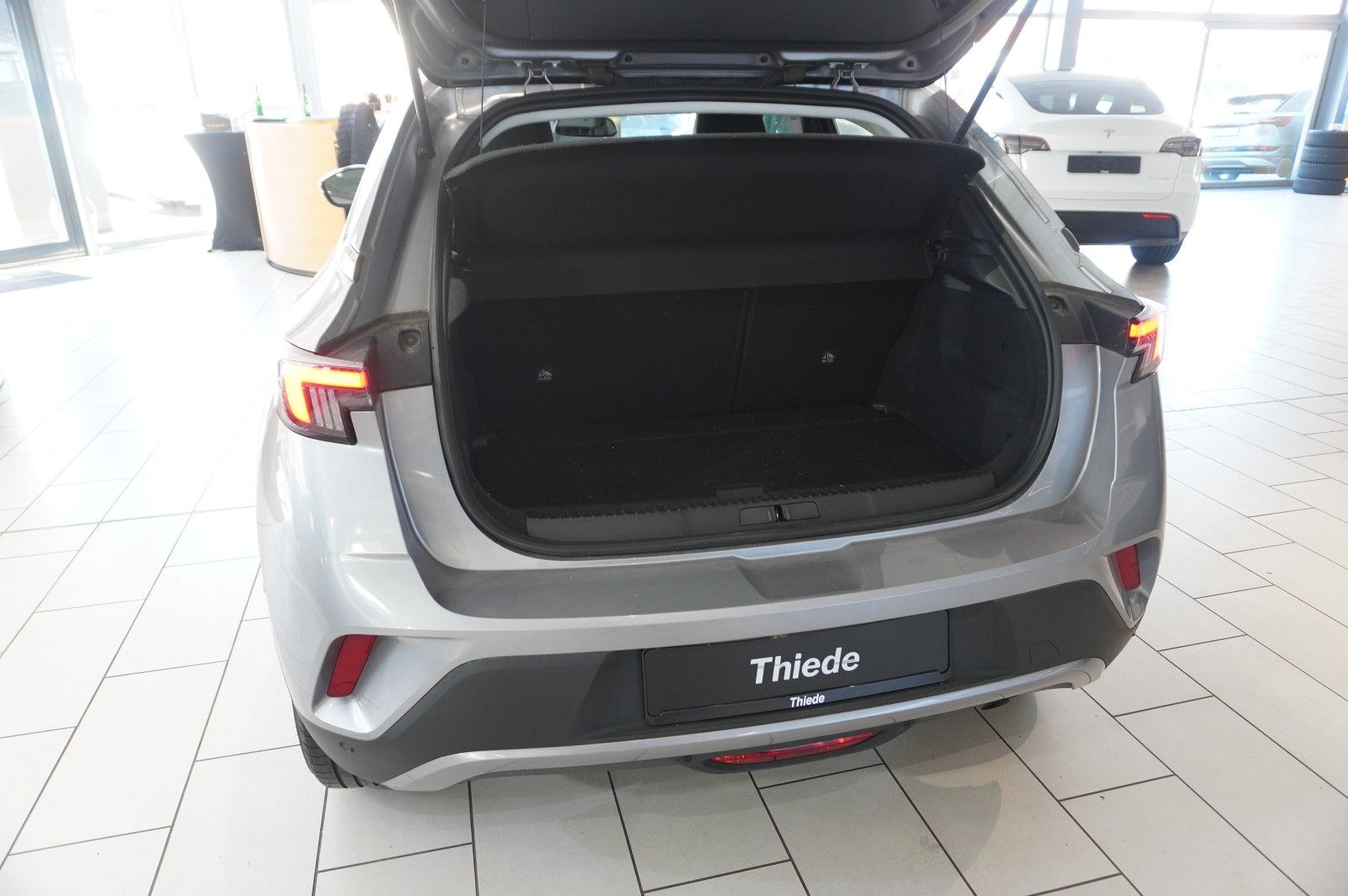 Fahrzeugabbildung Opel Mokka ELEGANCE 1.2T NAVI/LED/KAMERA/SPORT/SH/DAB