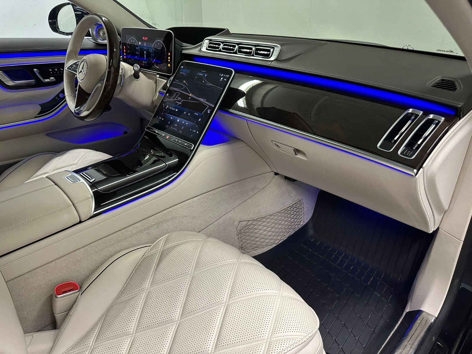 Fahrzeugabbildung Mercedes-Benz S 680 Maybach 4MATIC *PANO*Klapptisch*FIRSTCLASS