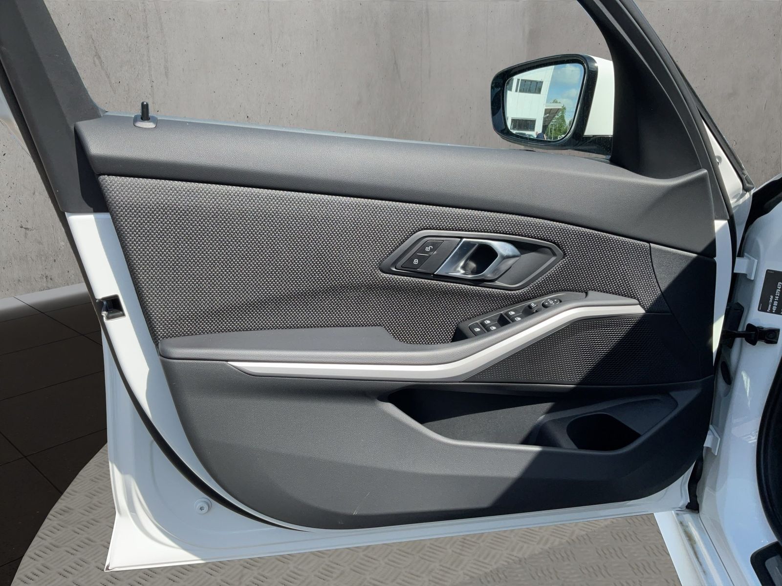BMW 318i AUTOMATIK LIVE COCK PLUS DAB SHZ TEMPOMAT P foto 13