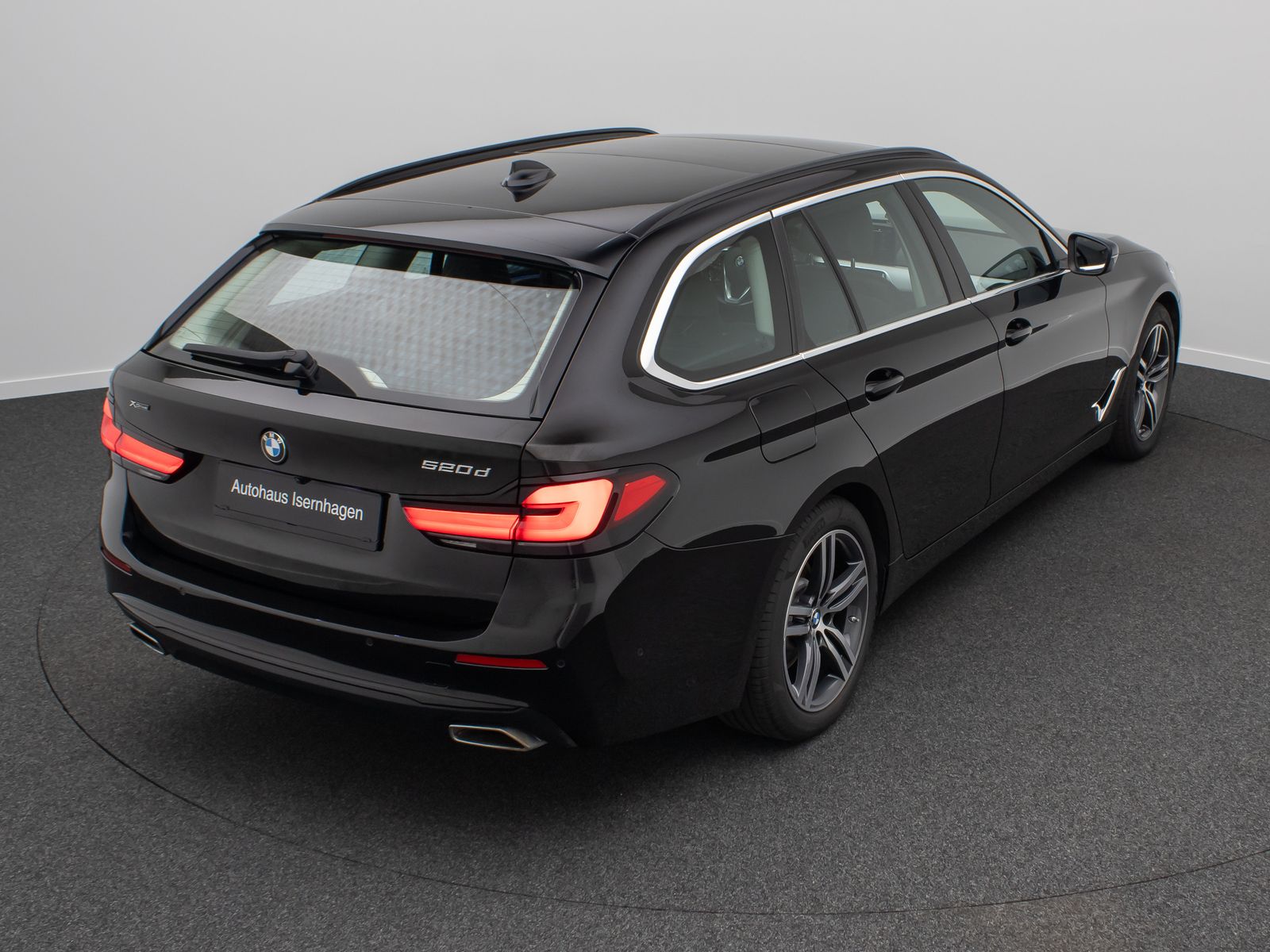 Fahrzeugabbildung BMW 520d xD Kamera HUD DAB Laser Panorama Leder 19"