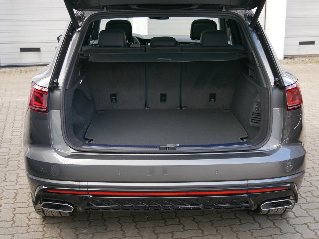 Fahrzeugabbildung Volkswagen Touareg 3.0 TDI 4Mot. R-Line AHK Kamera ACC DYNA