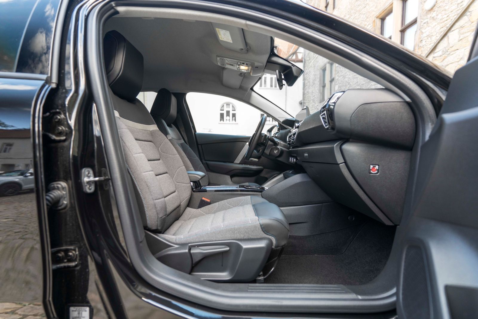 Fahrzeugabbildung Citroën C4 X Feel Pack LED KAM TEMPOMAT CARPLAY SHZ