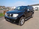 Nissan Pathfinder 2.5 dCi LE / 7-Sitze / Autom / AHK 3t - Nissan Pathfinder LE mit Diesel-Antrieb
