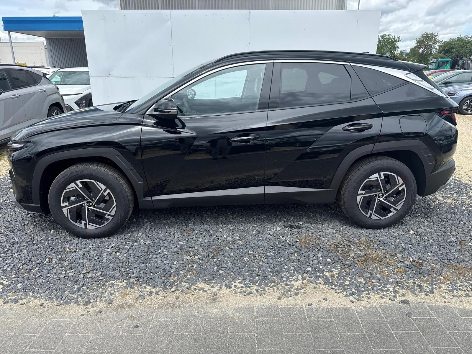 Hyundai TUCSON STYLE SHZ NAVI RFK BSD KLIMAAUTOMATIK ...