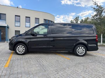 Mercedes V 220 - 5