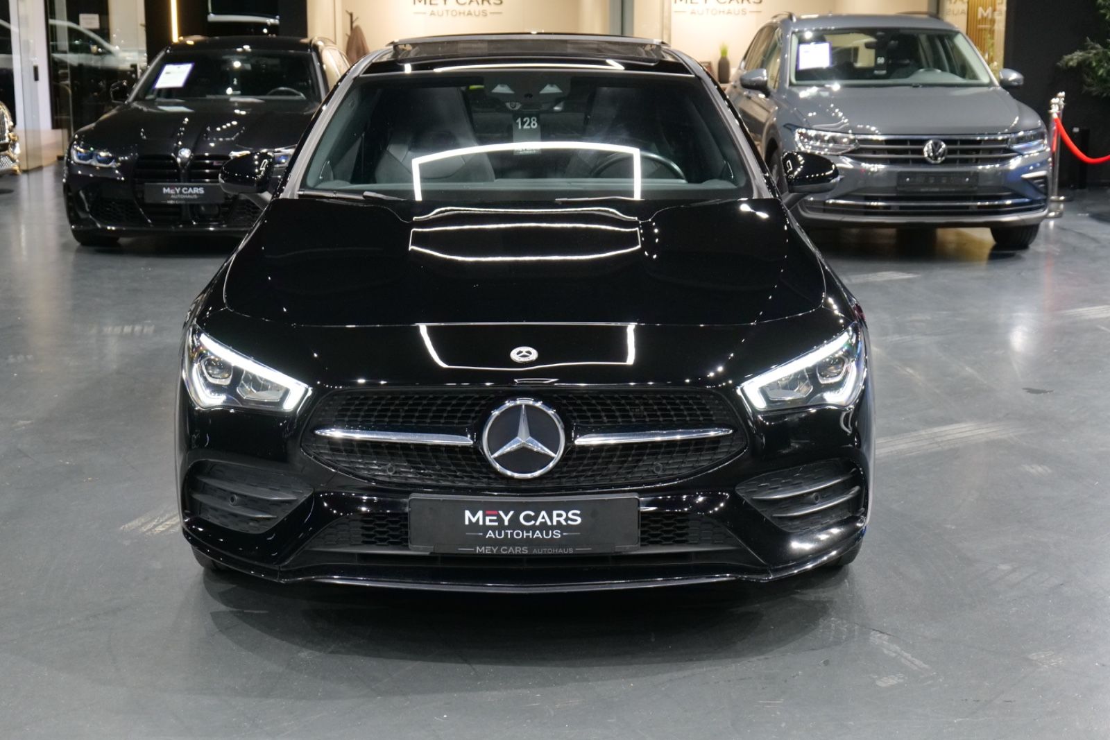 Mercedes-Benz CLA 250*1 HAND*AMG-LINE*NIGHT-PAKET*PANO*KAMERA* imagem 2