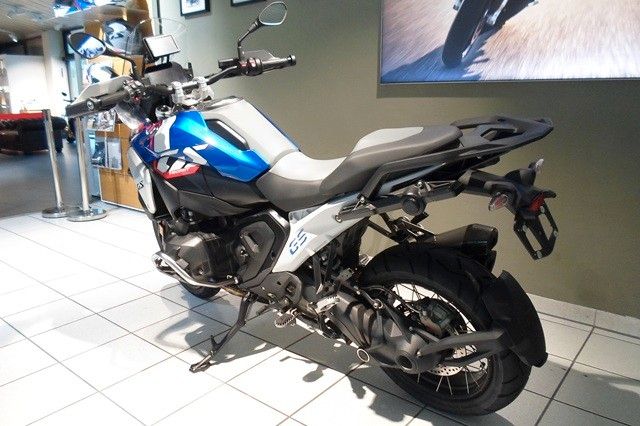 Fahrzeugabbildung BMW R1300GS Style Trophy mit Enduro Paket & Akra.