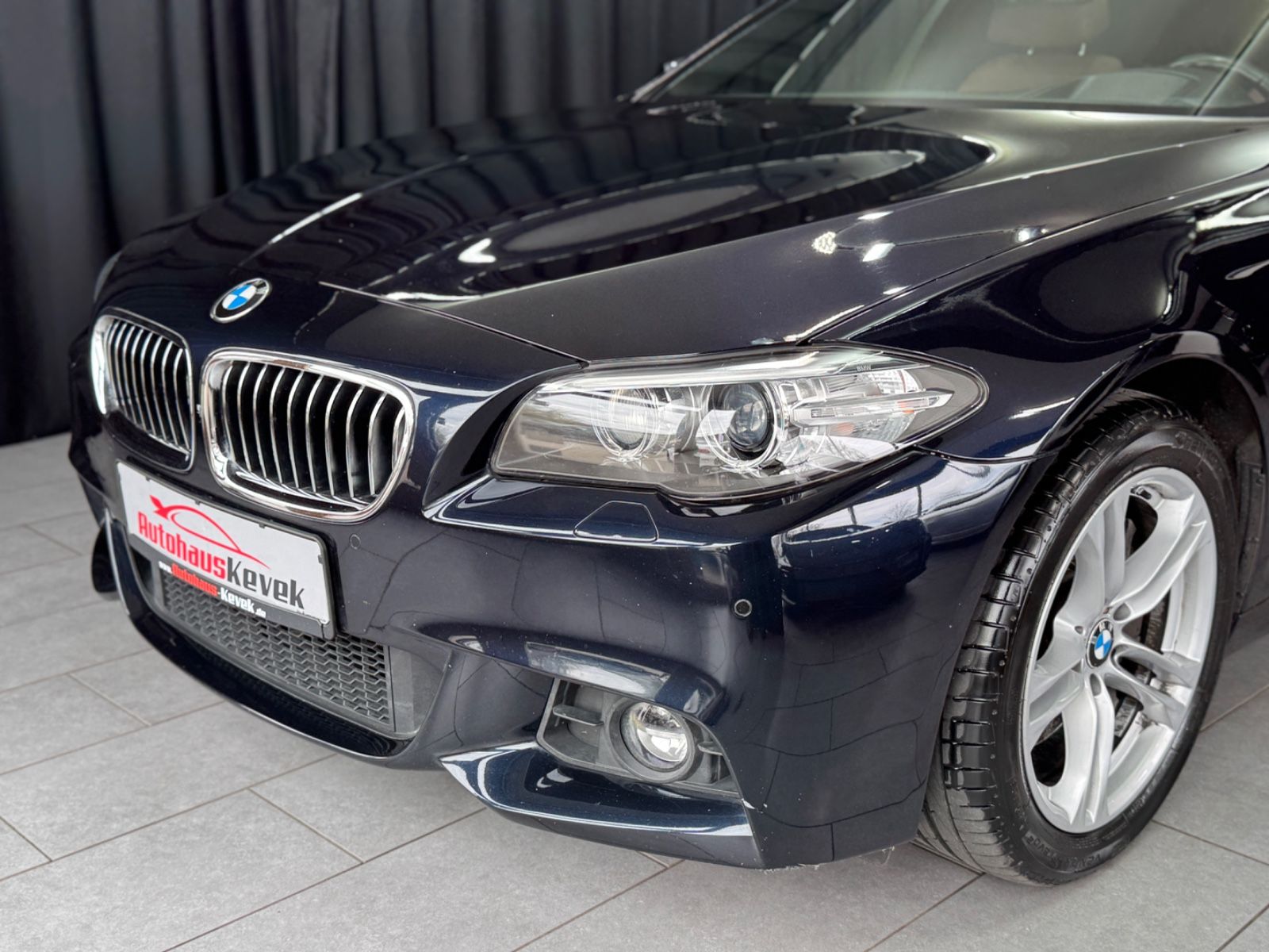 Fahrzeugabbildung BMW 535 d xDrive Touring|KOMFORTSITZE|PANO|M-PAKET|