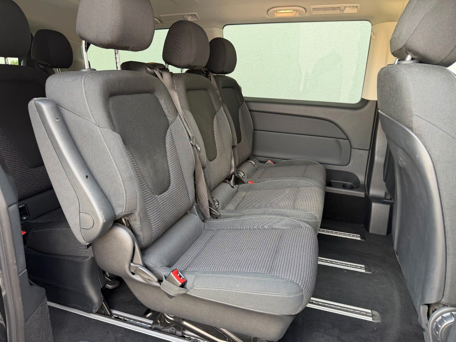 Fahrzeugabbildung Mercedes-Benz V 250 d 4MATIC DISTRONIC 360Kamera 7Sitze