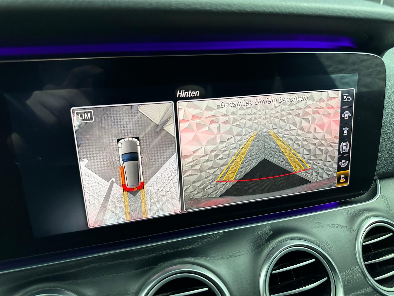 Fahrzeugabbildung Mercedes-Benz E220d AMG/MBUX/MEMORY/360°/LED/AMBIENTE/DAB/ILS+