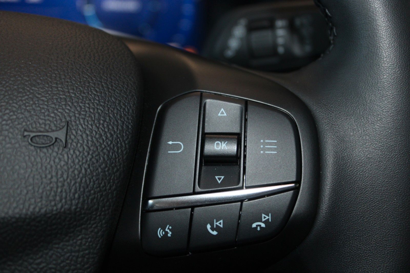 Fahrzeugabbildung Ford Focus Active X Turnier Automatik LED NAVI CAM