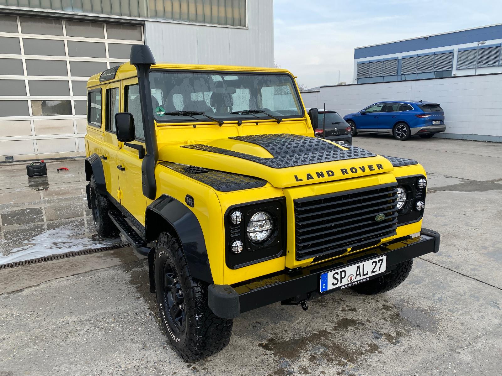 Land Rover Defender 110 Td4 Station Wag RESTAUR. FÜR 25 T €