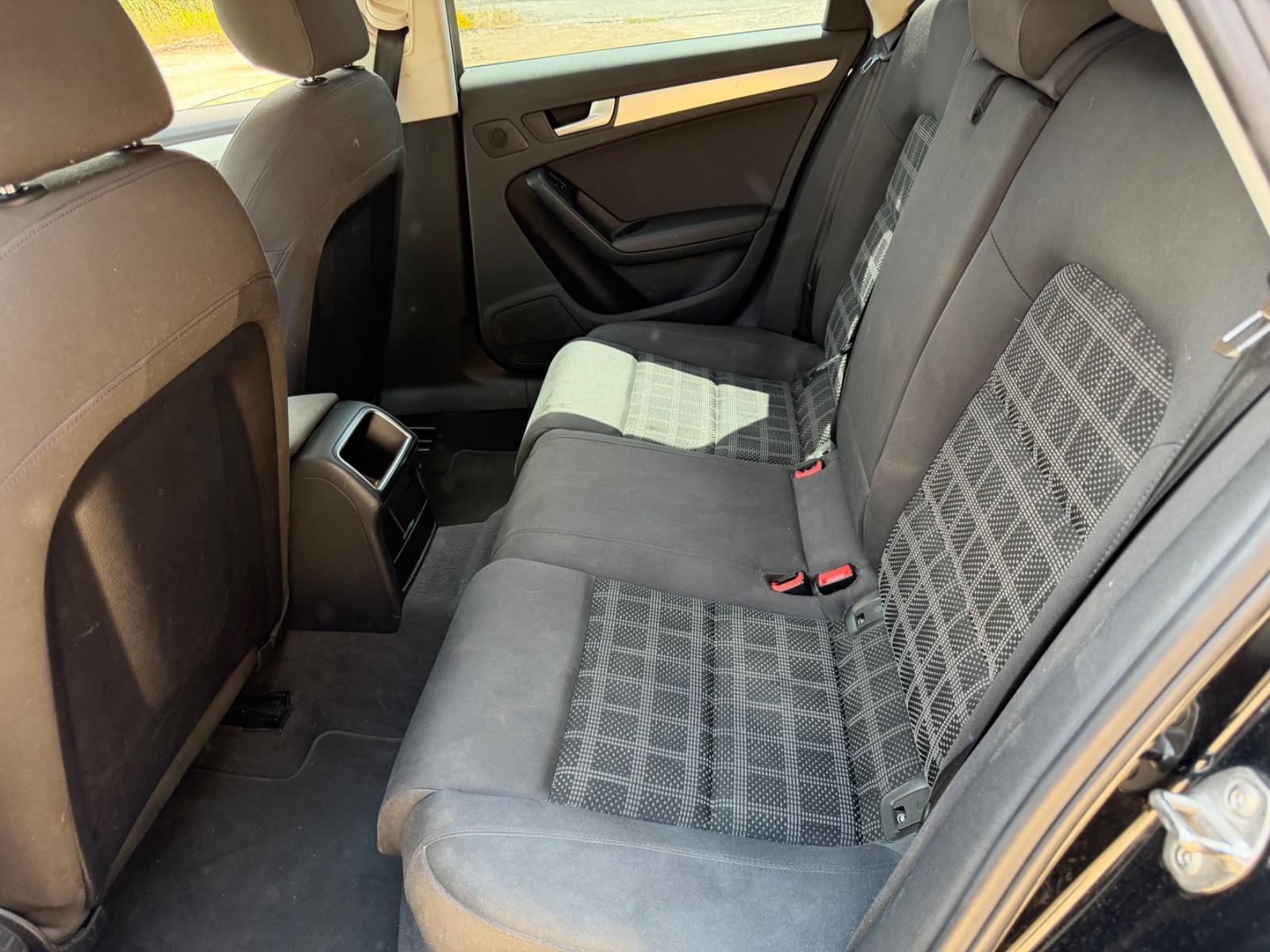 Audi A4 2011 — photo 11