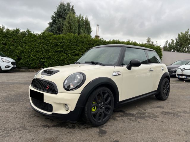 MINI COOPER S  KLIMA/TEMPO/XENON/BLACK PAKET !