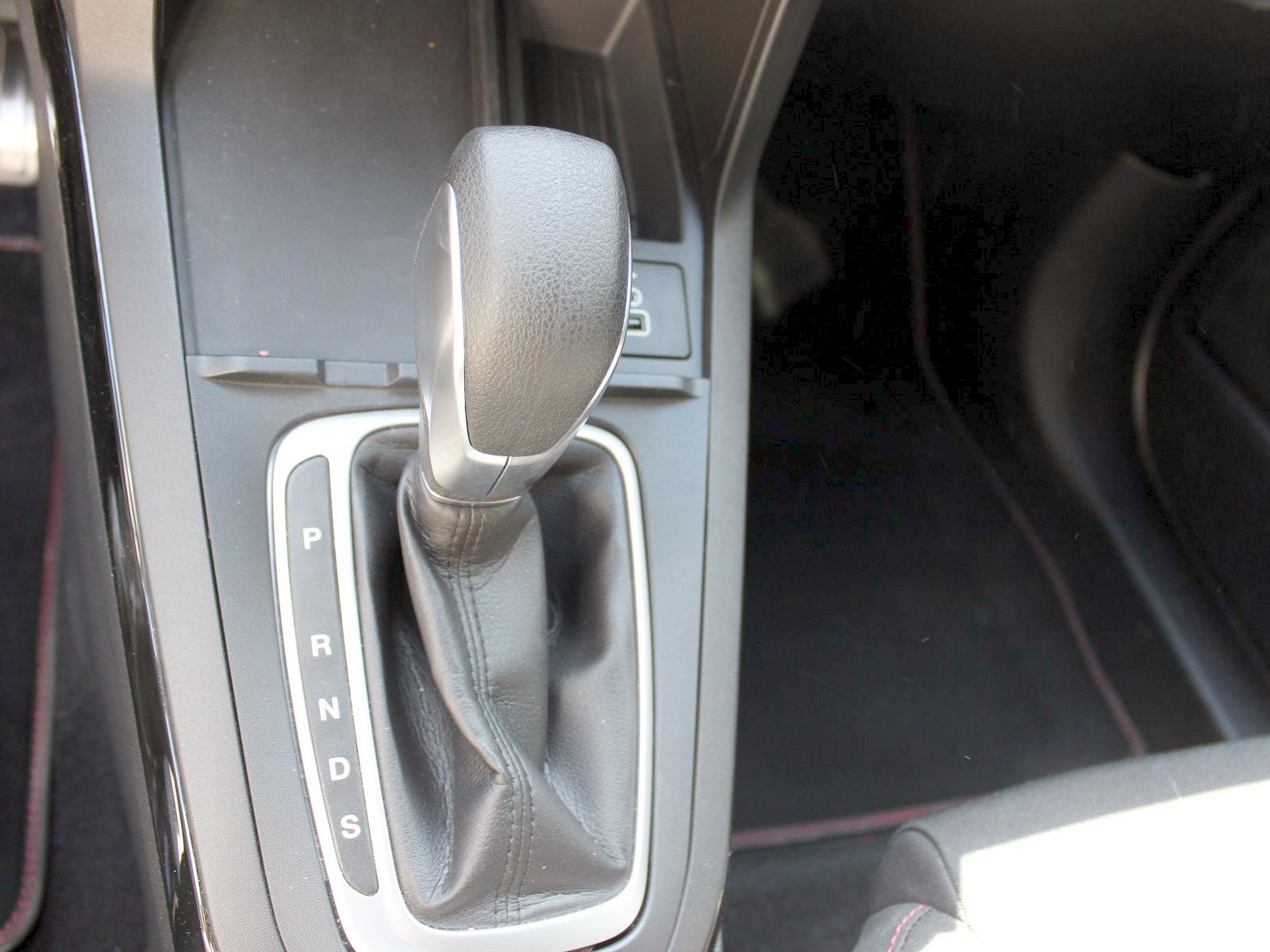 Fahrzeugabbildung Ford Puma ST-Line 1,0 EcoBoost Mild Hybrid