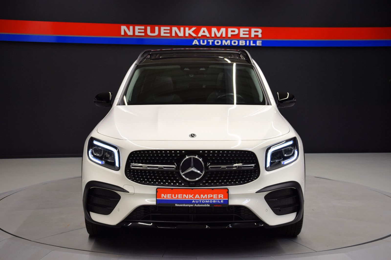 Fahrzeugabbildung Mercedes-Benz GLB 200d AMG-Line Panorama el.AHK Kamera Widescr
