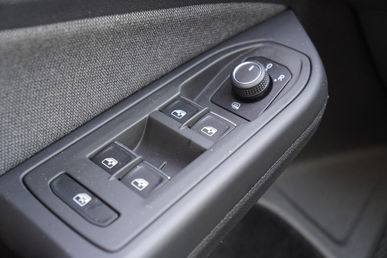 Volkswagen Golf VIII Variant 1.0 Life LED Navi Kamera ACC, миниатюра 30