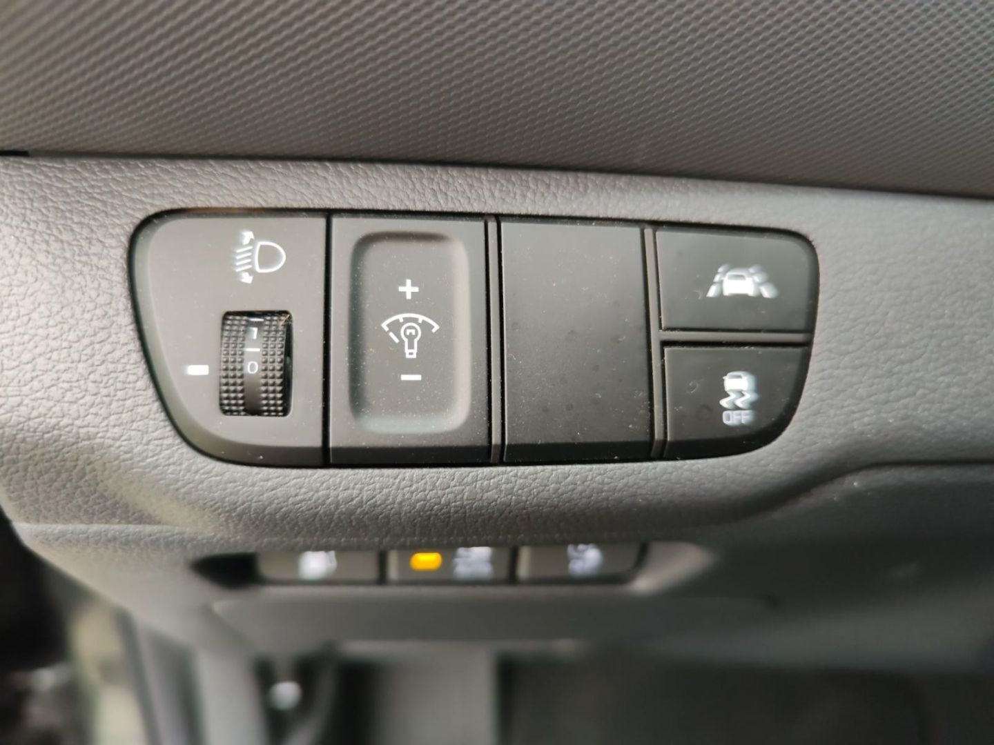 Fahrzeugabbildung Hyundai IONIQ Plug-in Hybrid Trend AT LED, Sitzheizung