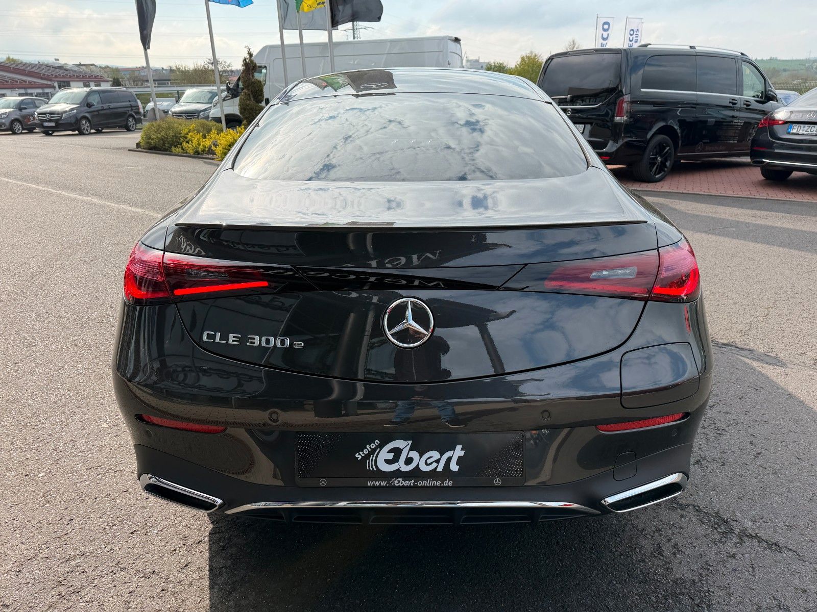 Fahrzeugabbildung Mercedes-Benz CLE 300 e AMG Premium Distr+Pano+360°+Digital