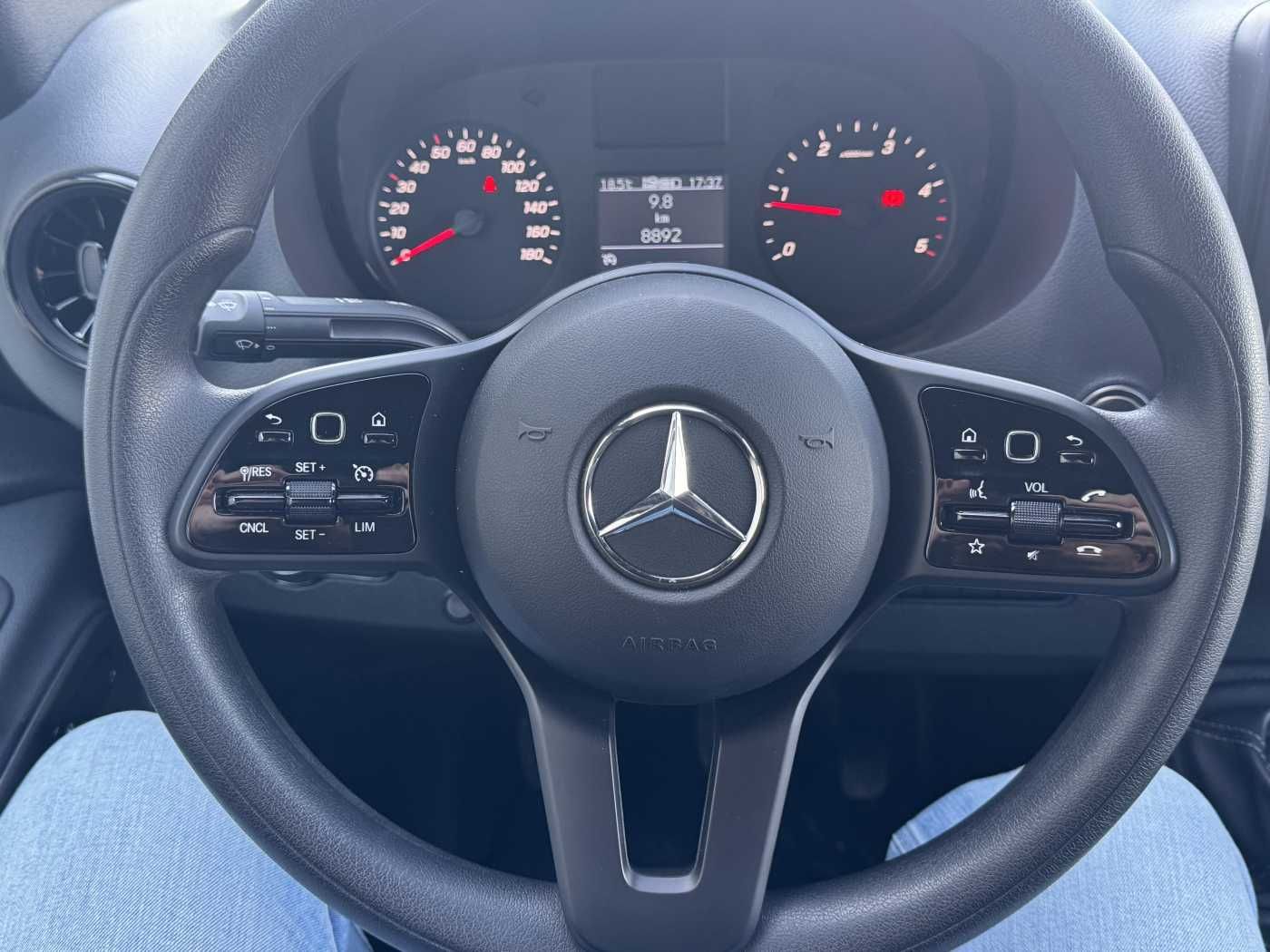 Fahrzeugabbildung Mercedes-Benz Sprinter 317 CDI Koffer LBW Schwing Klima Kamera