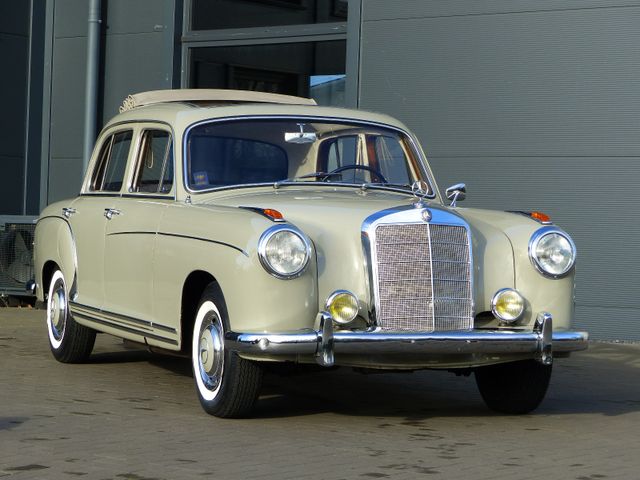 Mercedes-Benz 220 S Ponton *Faltdach*