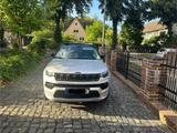Jeep Compass 4xe S | 240 PS | EZ 07/2022 | Top-Aussta - silberne Jeep Compass