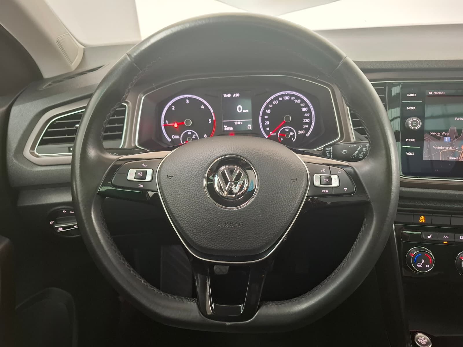 Fahrzeugabbildung Volkswagen T-Roc Style 2.0 TDI 4Motion +AHK+Navi+LaneAssist