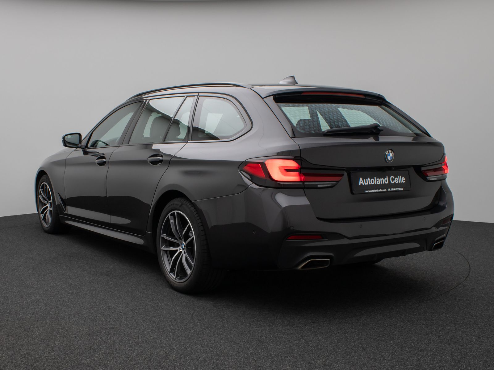 Fahrzeugabbildung BMW 530d xD M Sport Laser Kamera HUD DAB H/K Komfort