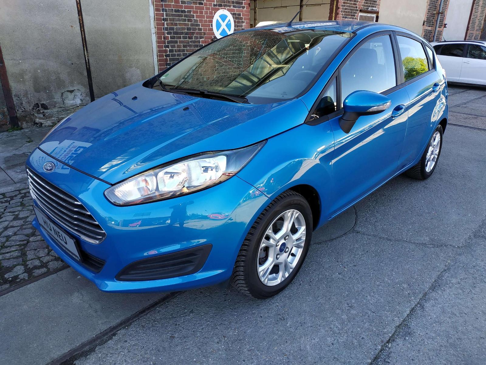 Ford Fiesta 1.0/ TÜV NEU/ wenig KM/ Allwetter-ALU