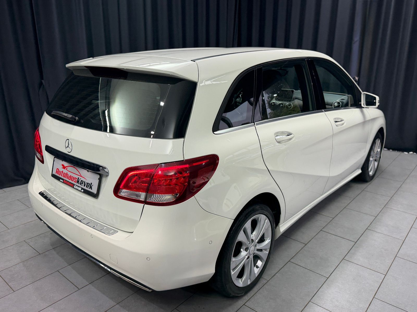 Fahrzeugabbildung Mercedes-Benz B 220 CDI |AUTOMATIK|NAVI|RF-CAM|LEDER
