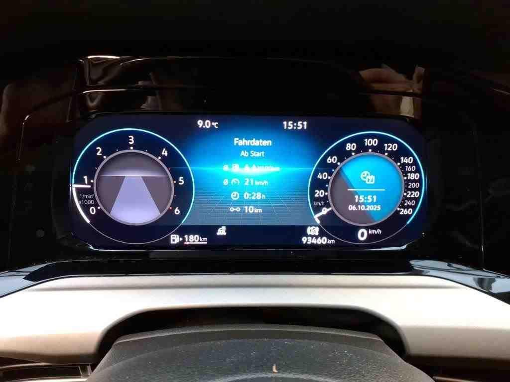 Volkswagen Golf VIII Variant 2.0 TDI Life LED LaneAssist