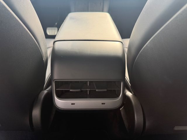 Tesla Model Y Performance Dual AWD