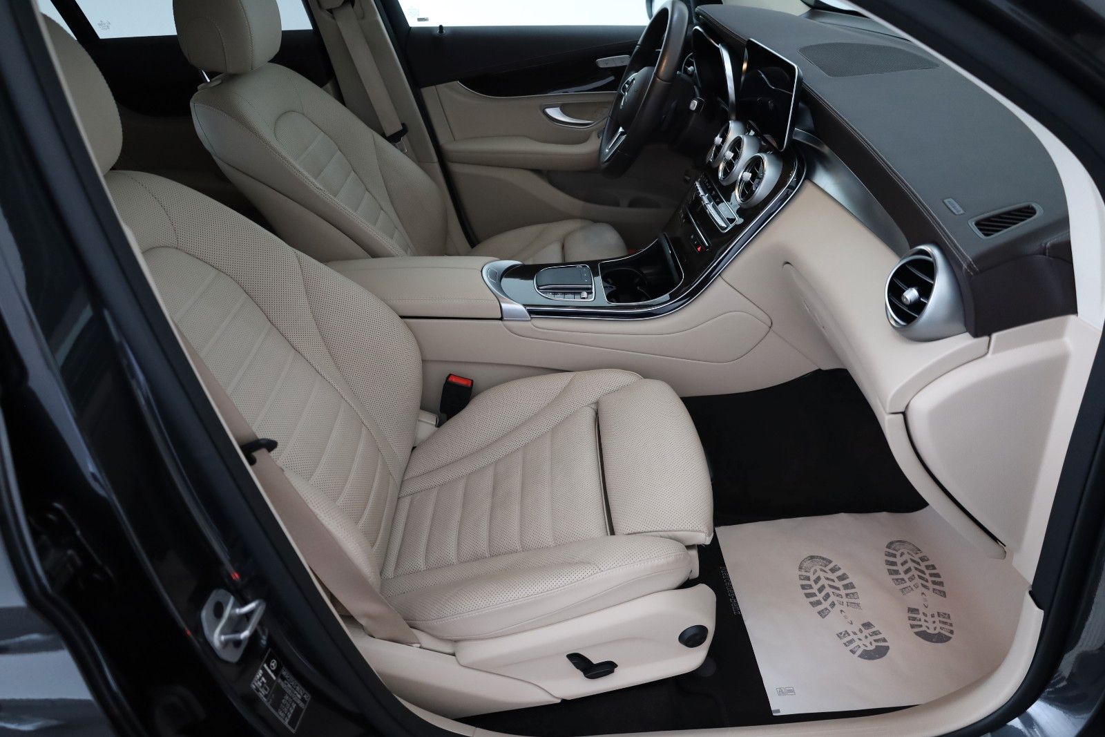 Fahrzeugabbildung Mercedes-Benz GLC 300e 4M Coupe,Sitzlüftung,Leder,Navi,Kamera