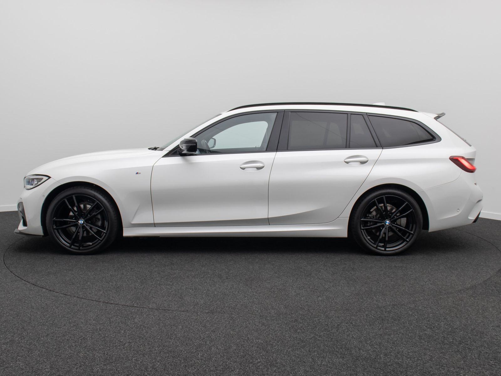 Fahrzeugabbildung BMW 320d xD M Sport ACC Kamera HUD AHK Laser DAB 19"