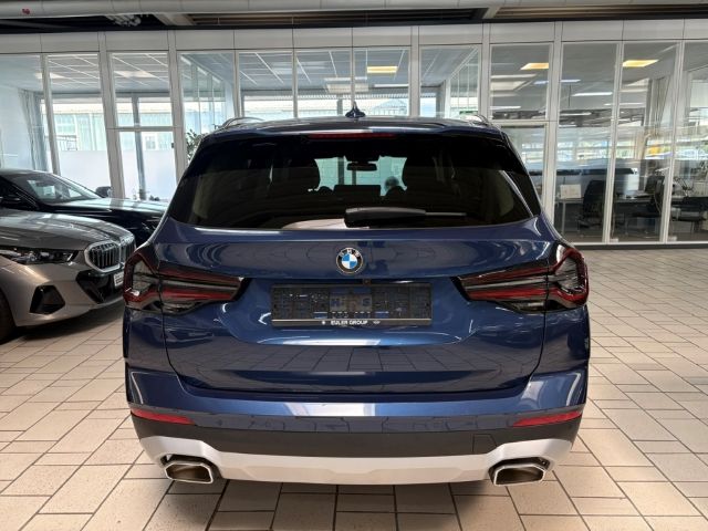 BMW X3 xDrive 20d A 18'' StandHZG AHK Leder H/K Lase foto 3