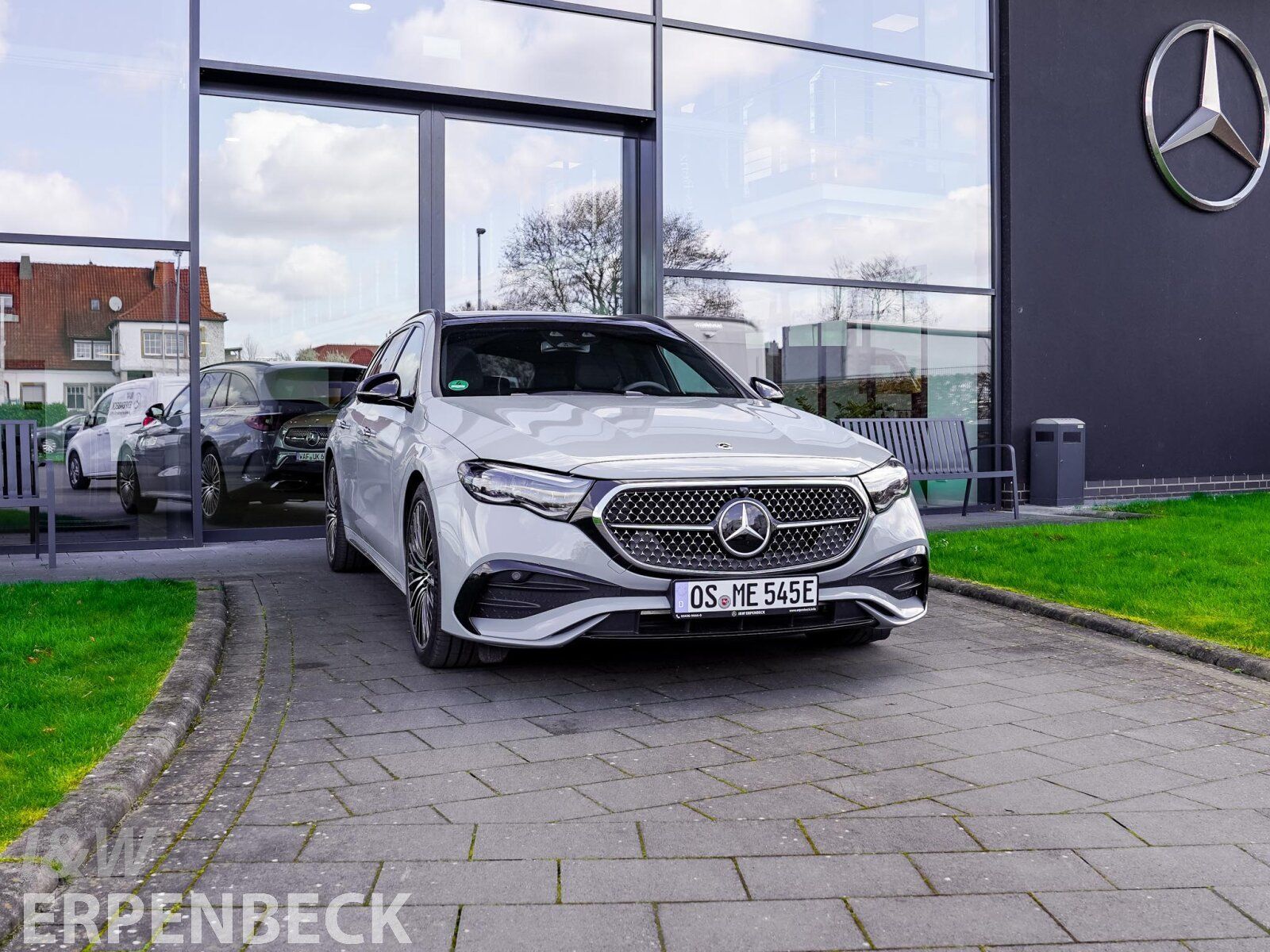 Fahrzeugabbildung Mercedes-Benz E 300de 4M AMG Distronic HeadUp AHK DigitalLight