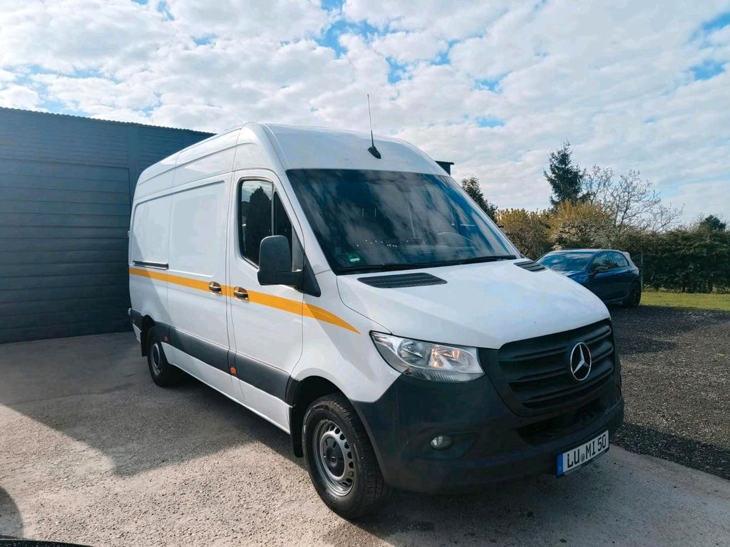 Image of Mercedes-Benz Sprinter