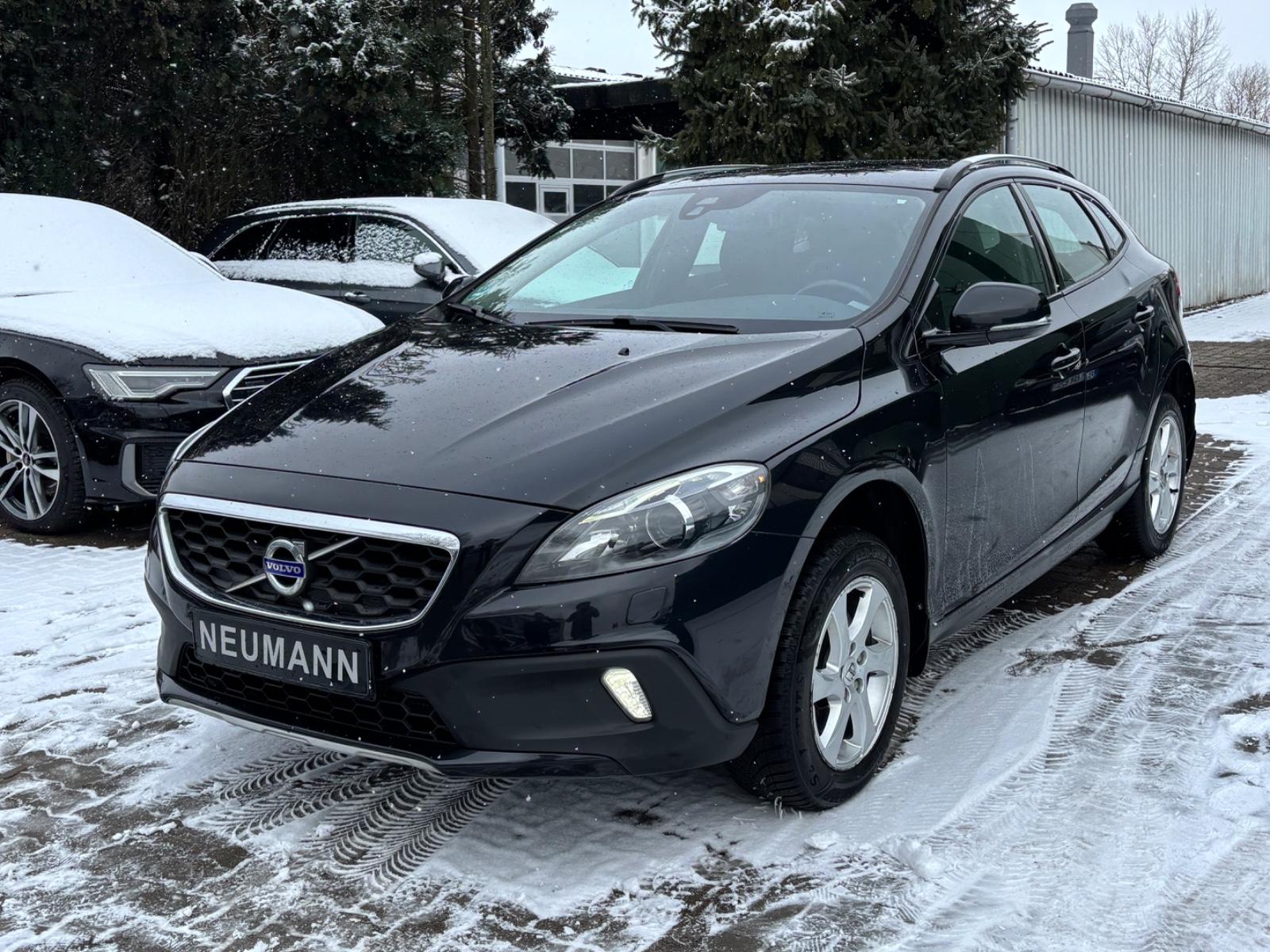 Volvo V40 Cross Country Momentum