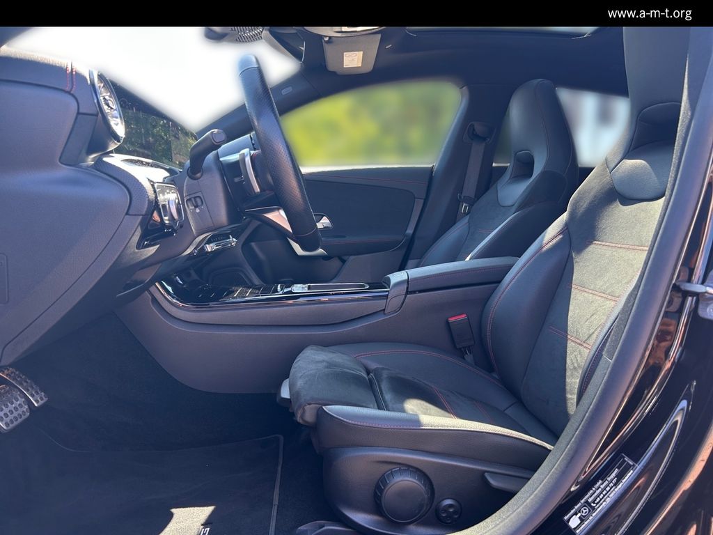 MERCEDES-BENZ CLA 200 Shooting Brake