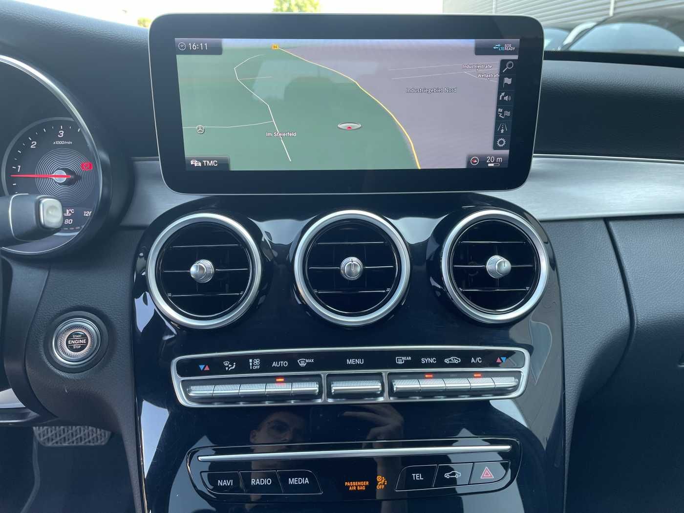 Fahrzeugabbildung Mercedes-Benz C 220 d T 9G Avantgarde R-Kamera+AHK +Burmester+