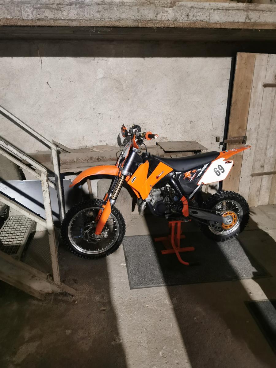 KTM  2004 — rear view