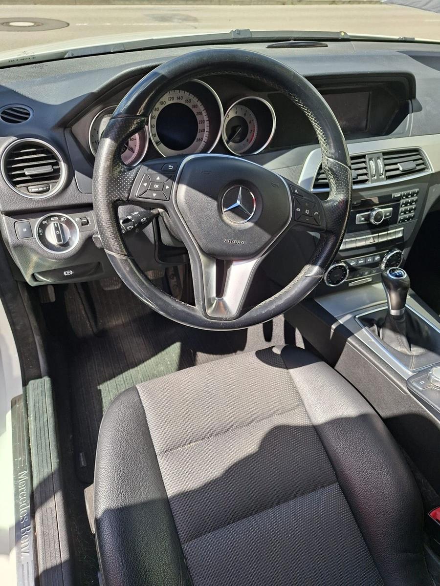 Mercedes-Benz C180 2012 — photo 9
