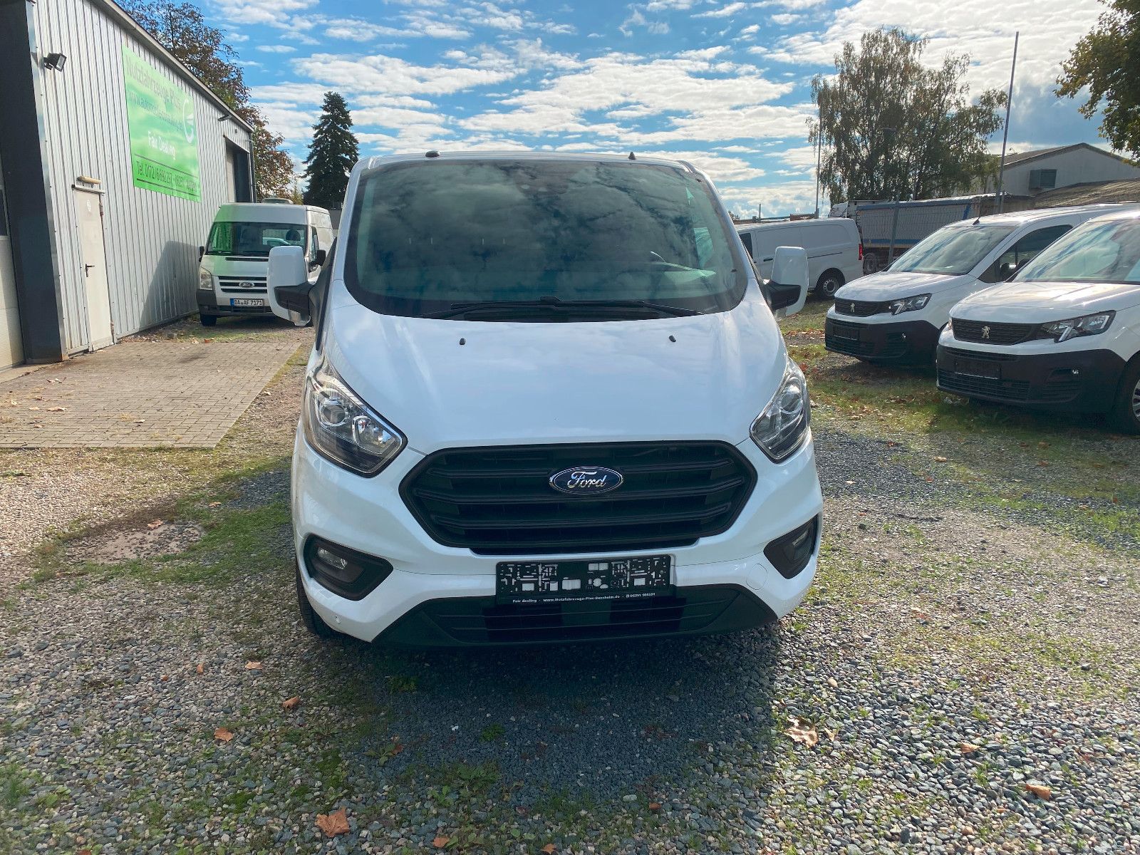 Fahrzeugabbildung Ford Transit Custom Kasten 300 L2 Trend,AHK,Automatic