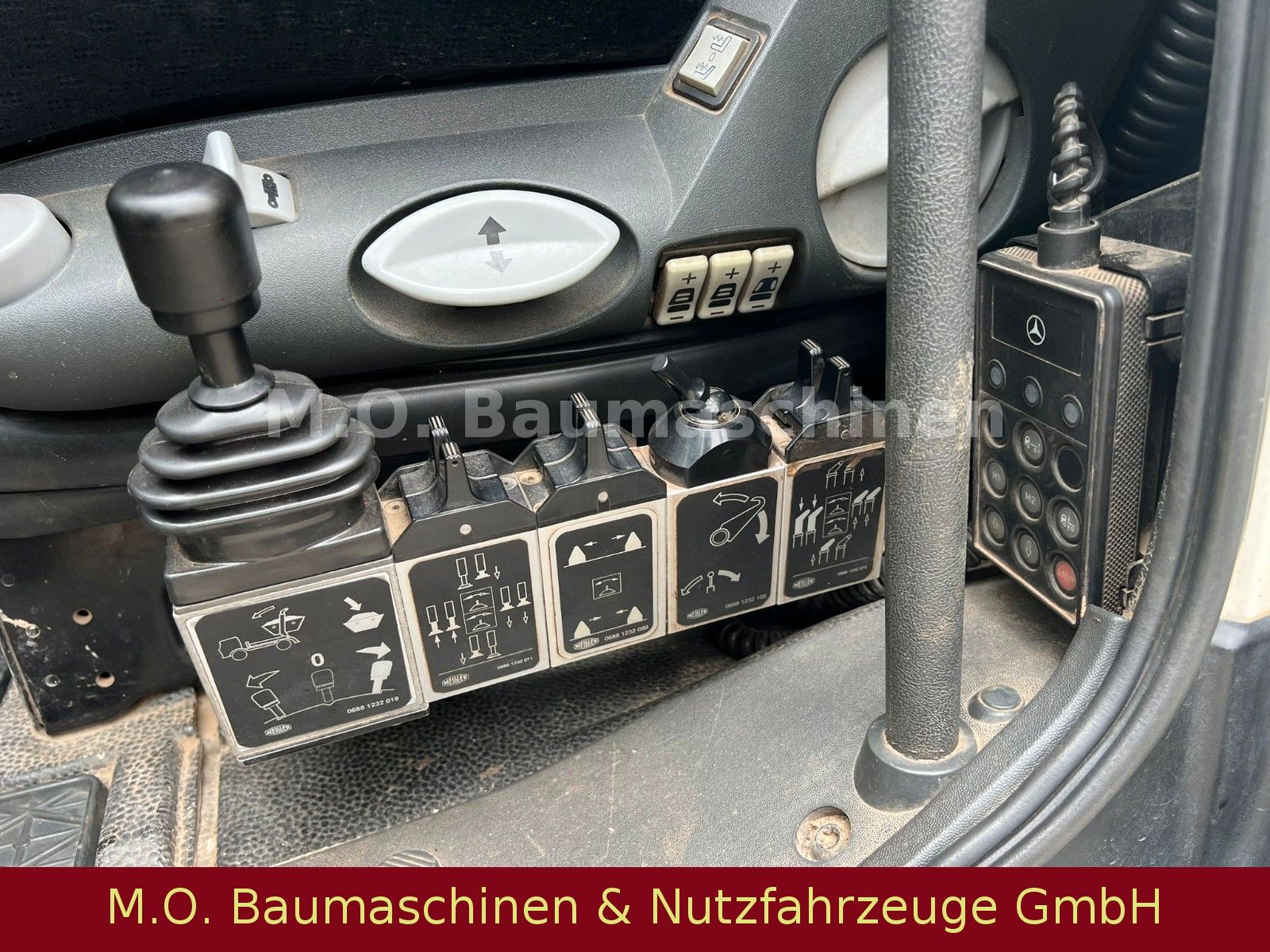 Fahrzeugabbildung Mercedes-Benz Actros 2541/ AC / Euro 5/L+L Achse/Meiller AK 16