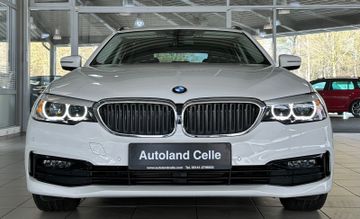Fahrzeugabbildung BMW 520d Sport Line AHK Navi Kamera DriveAssist LED