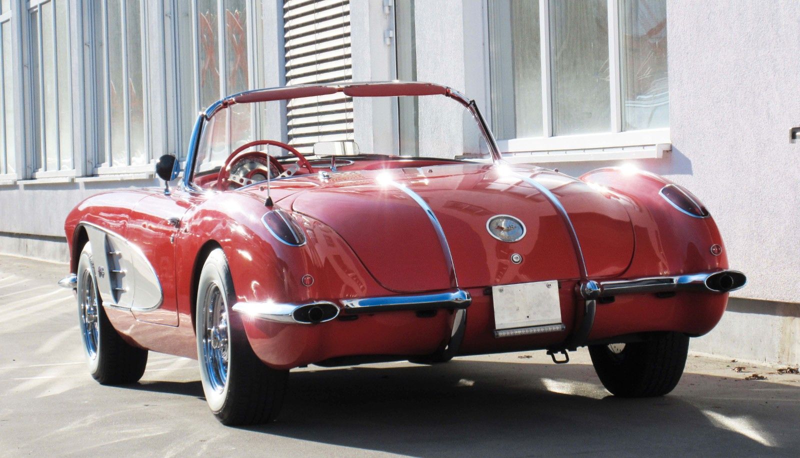 Vehicle photo 13