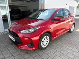 Toyota Yaris 1.0 VVT-i Klima ZV 1. Hand - gebrauchte Toyota Yaris aus dem Jahr 2022